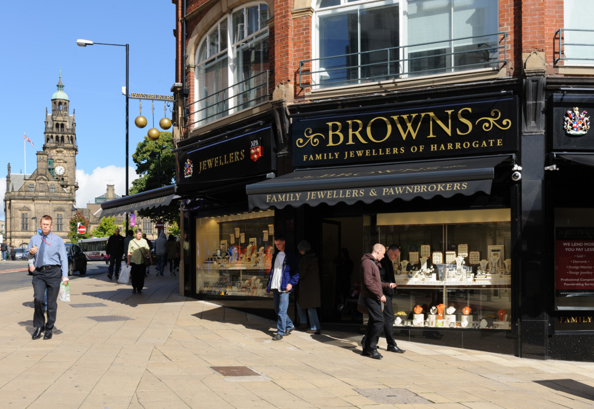 sheffield-external-shop-town-hall-browns-fam-jewellers
